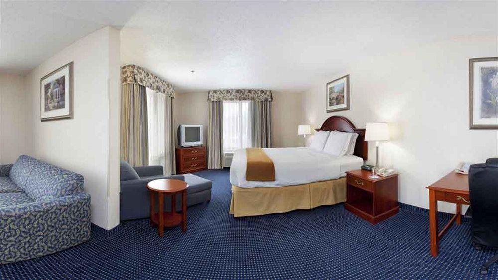 Holiday Inn Express Hotel & Suites Cleveland-Richfield By Ihg Brecksville Eksteriør billede